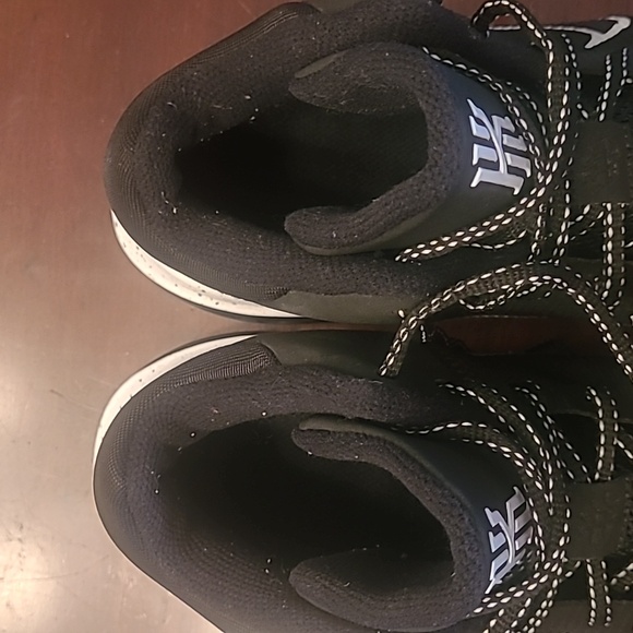 Nike Kyrie Flytrap 4.  Size 10 Men's. - Picture 6 of 13